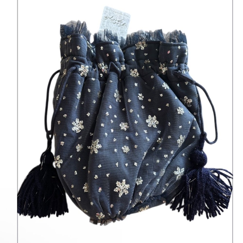 Free People Present Bag NWT - Picture 2 of 3